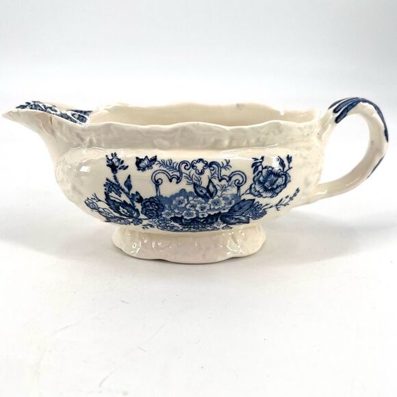 Mason’s gravy boat Ironstone Hanging Basket Blue White tableware vintage England - Picture 1 of 7